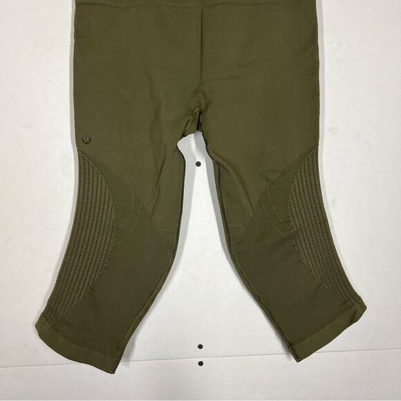 Lululemon Flow & Go Crop SEE MEASUREMENTS - Picture 9 of 12